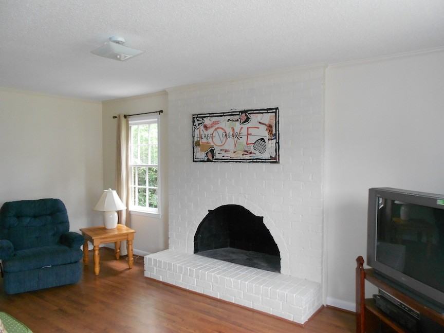 1320 Pooshee Dr - Photo 2 of 5