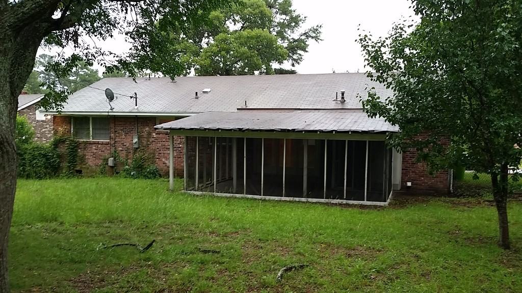 305 Shoreditch Dr - Photo 3 of 22