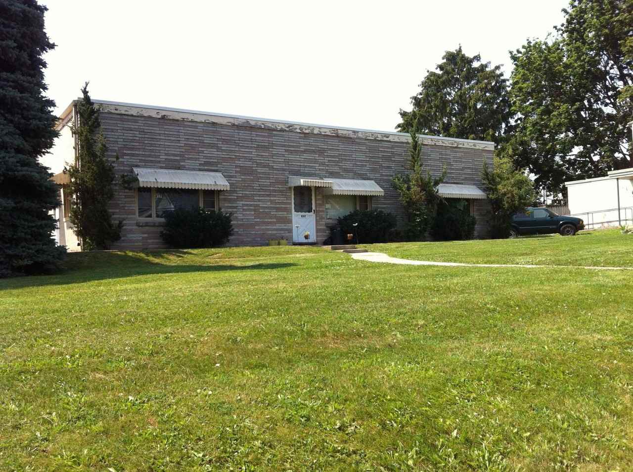 833 YORK STREET - Photo 3 of 3