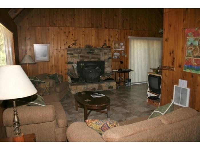 26046 Kings Ct - Photo 3 of 6