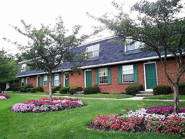 Greenhill Village Apartments - Photo 3 of 11