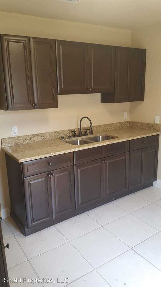 1821 E Main St - Photo 2 of 4