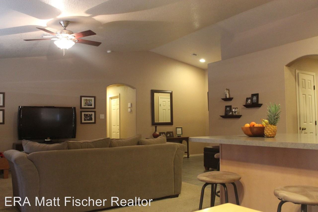 11724 E 28th Pl - Photo 3 of 8