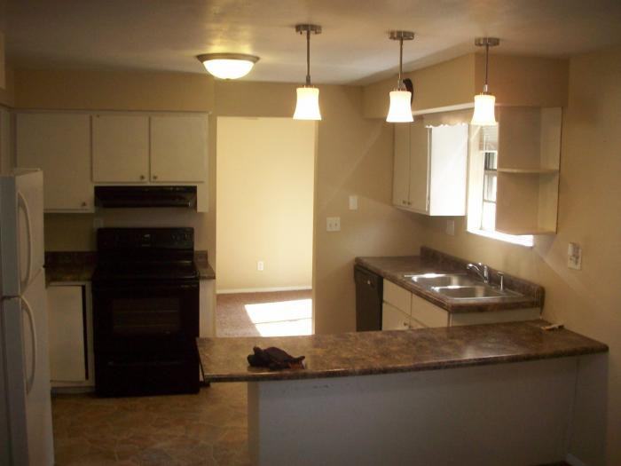 10899 N Ross St - Photo 3 of 14