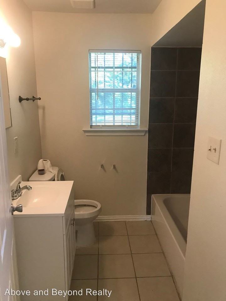 218 Wilmer Heights Dr - Photo 2 of 3