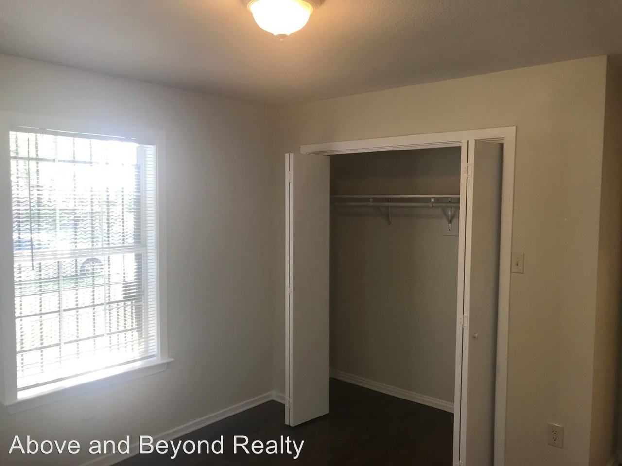 218 Wilmer Heights Dr - Photo 3 of 3