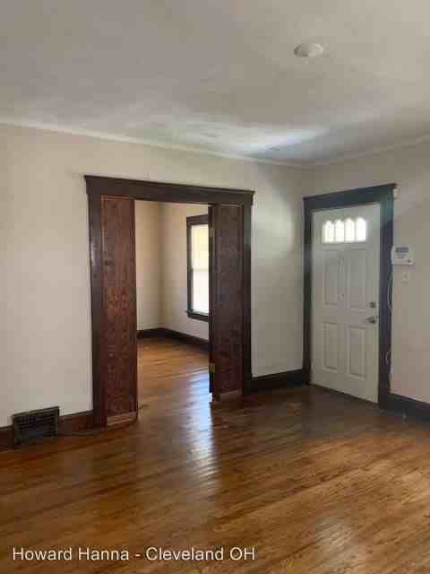 2122 Waterbury - Photo 2 of 9