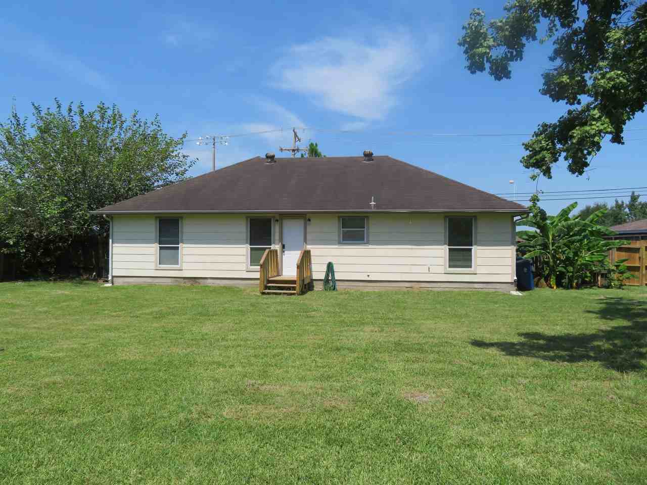 4013 Owens Dr - Photo 2 of 10