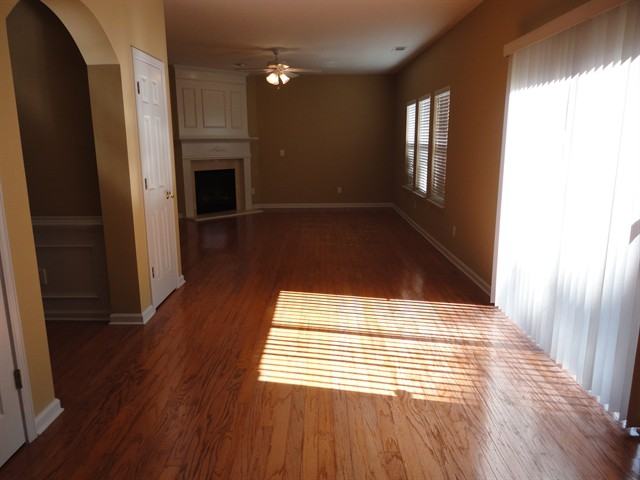 1236 Wetlands Ct - Photo 3 of 10