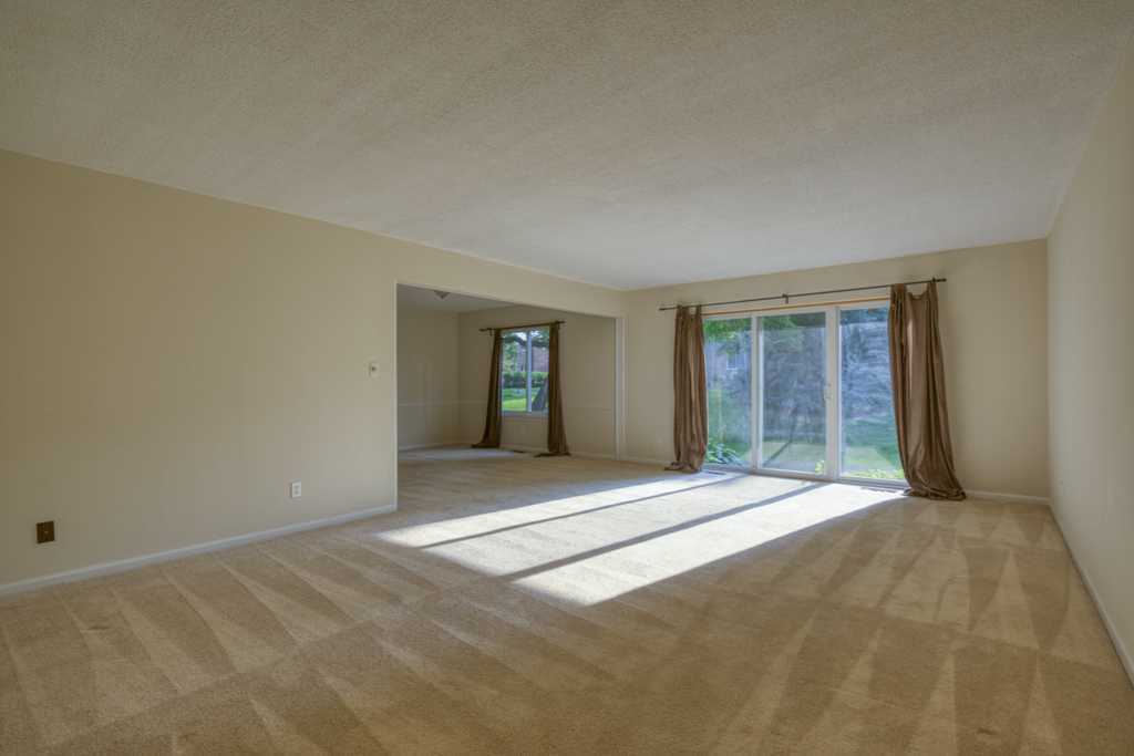 2426 Mulberry Square - Photo 3 of 20