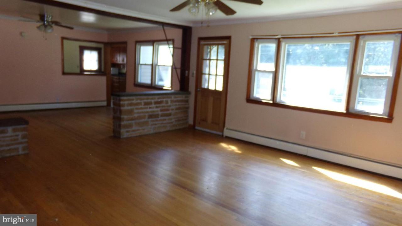 3049 Conowingo Rd - Photo 2 of 14