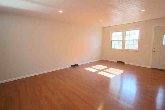 4846 Winterset Dr - Photo 3 of 12