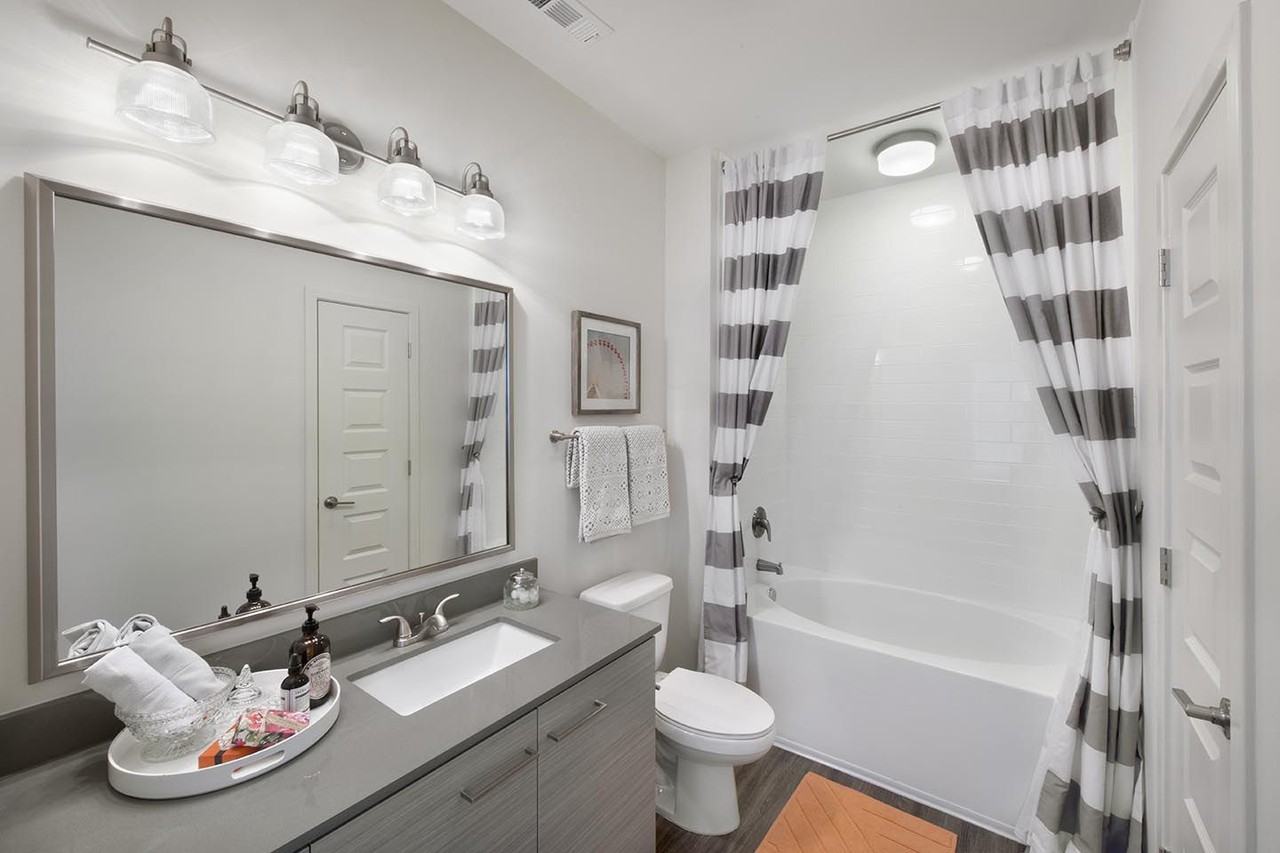 Ayla - Photo 4 of 49