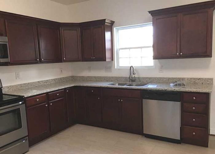 2310 Courtney Ave - Photo 2 of 5