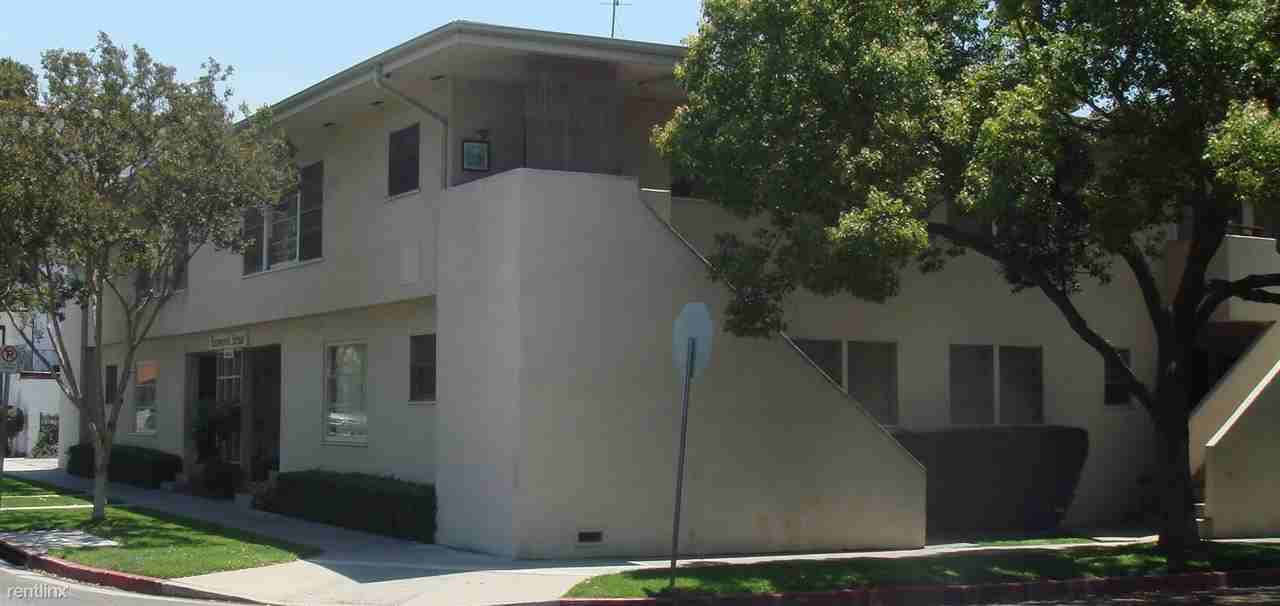 Kenwood Arms - Photo 2 of 4