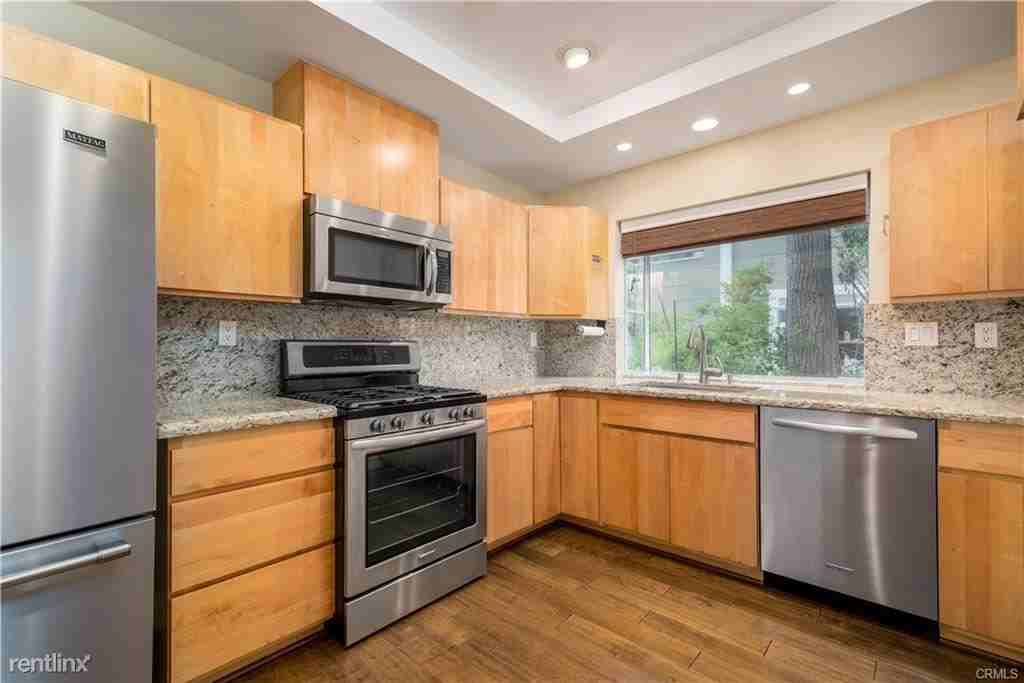 4259 Flintlock Ln - Photo 2 of 10