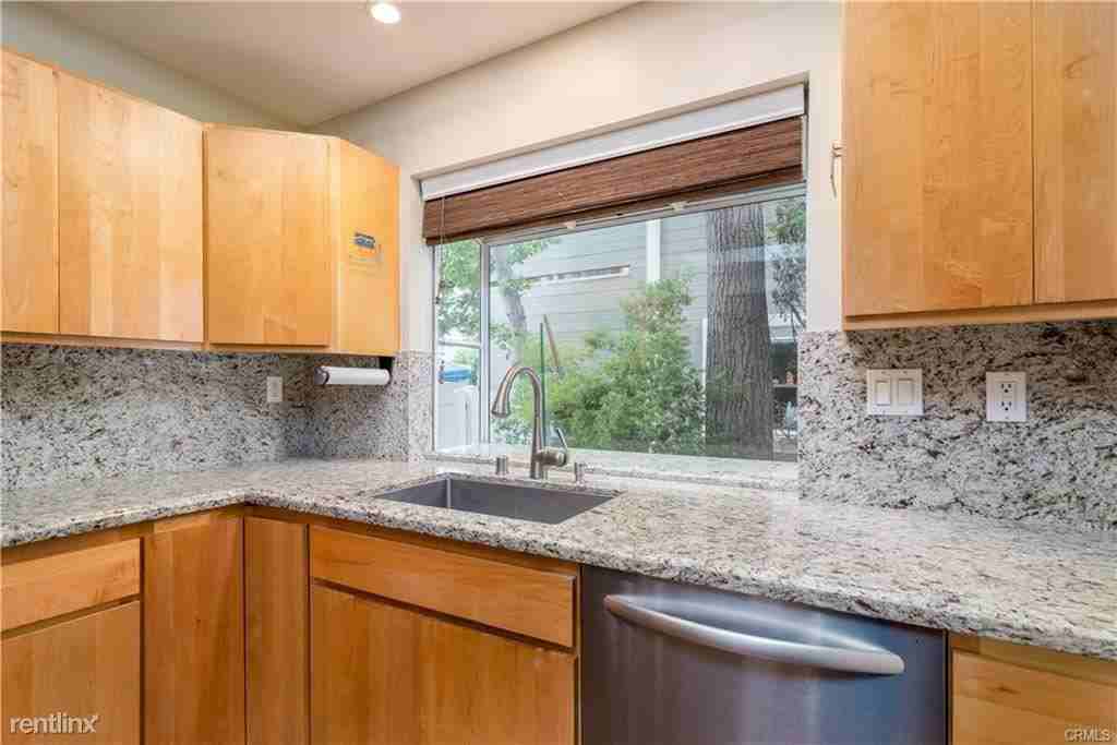 4259 Flintlock Ln - Photo 3 of 10