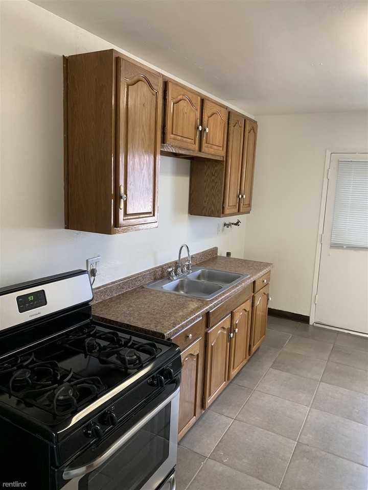 5940 Kenwood St - Photo 3 of 6