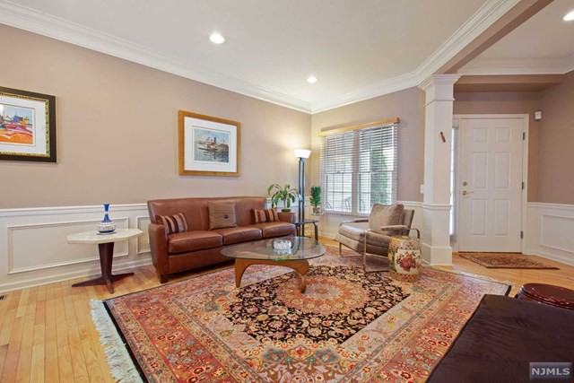 47 Mulberry Ct - Photo 3 of 21