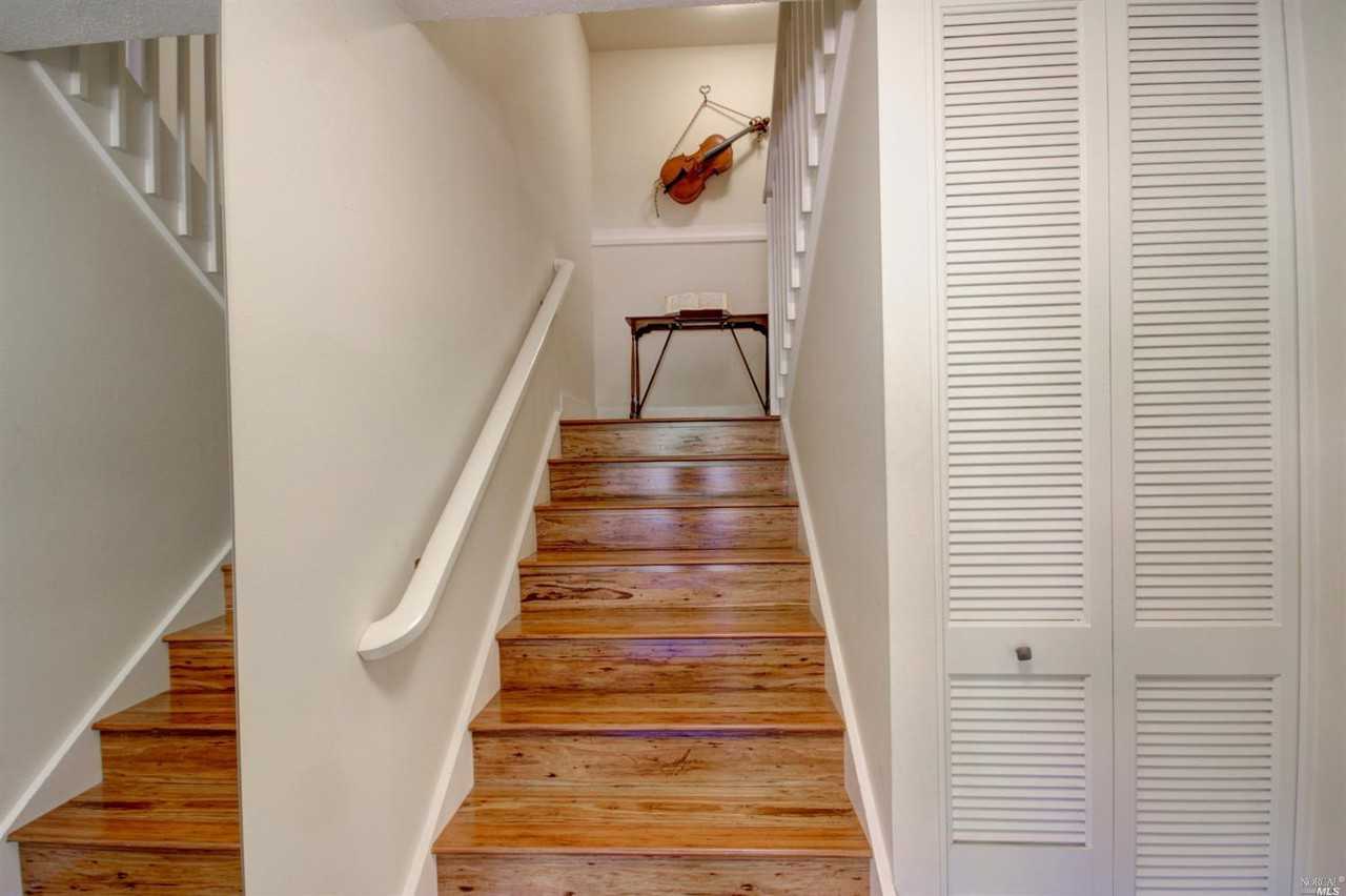 23 Sulgrave Ln - Photo 3 of 25