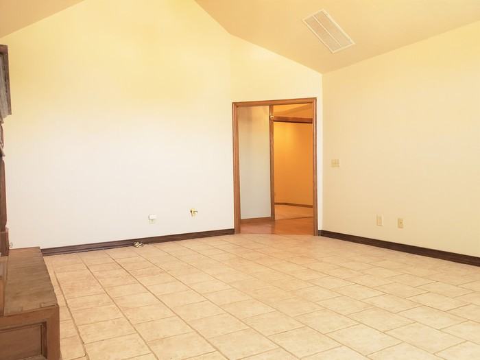 1212 SW 114th St - Photo 2 of 36