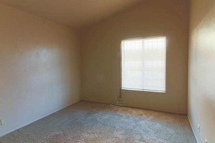 25513 Fir Ave - Photo 3 of 10