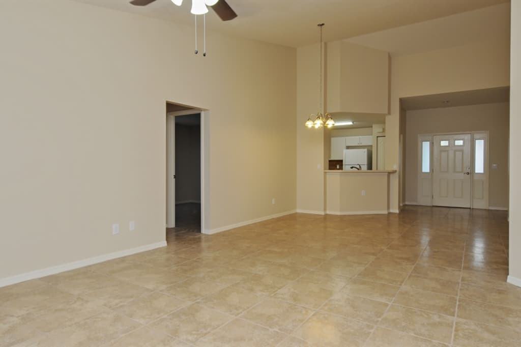 11233 Thicket Ct - Photo 3 of 20