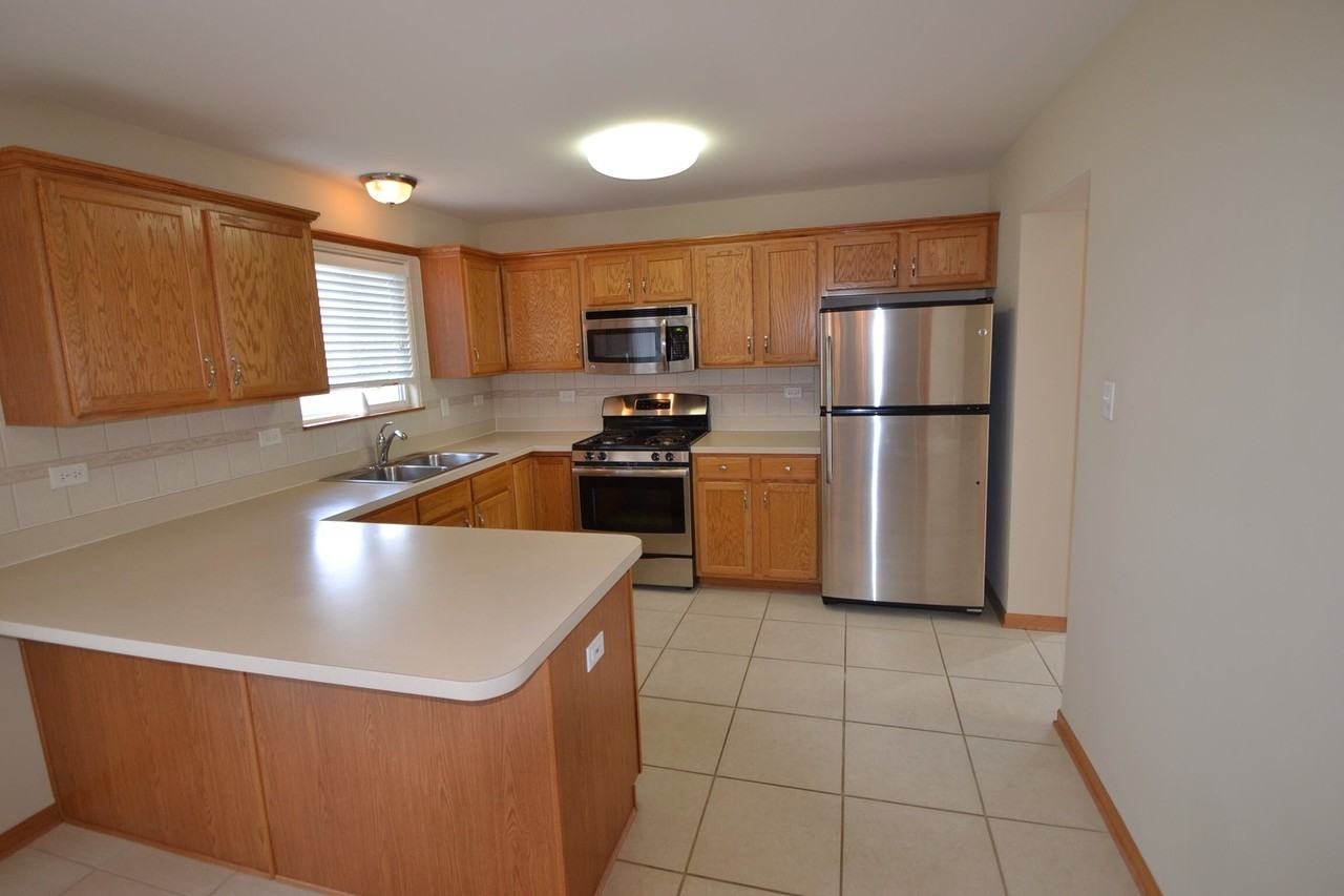 24610 Kaylee St - Photo 3 of 14
