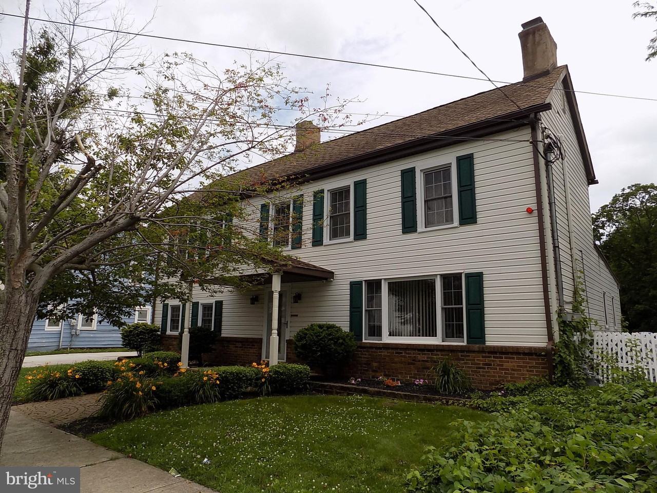 418 Main St - Photo 2 of 32