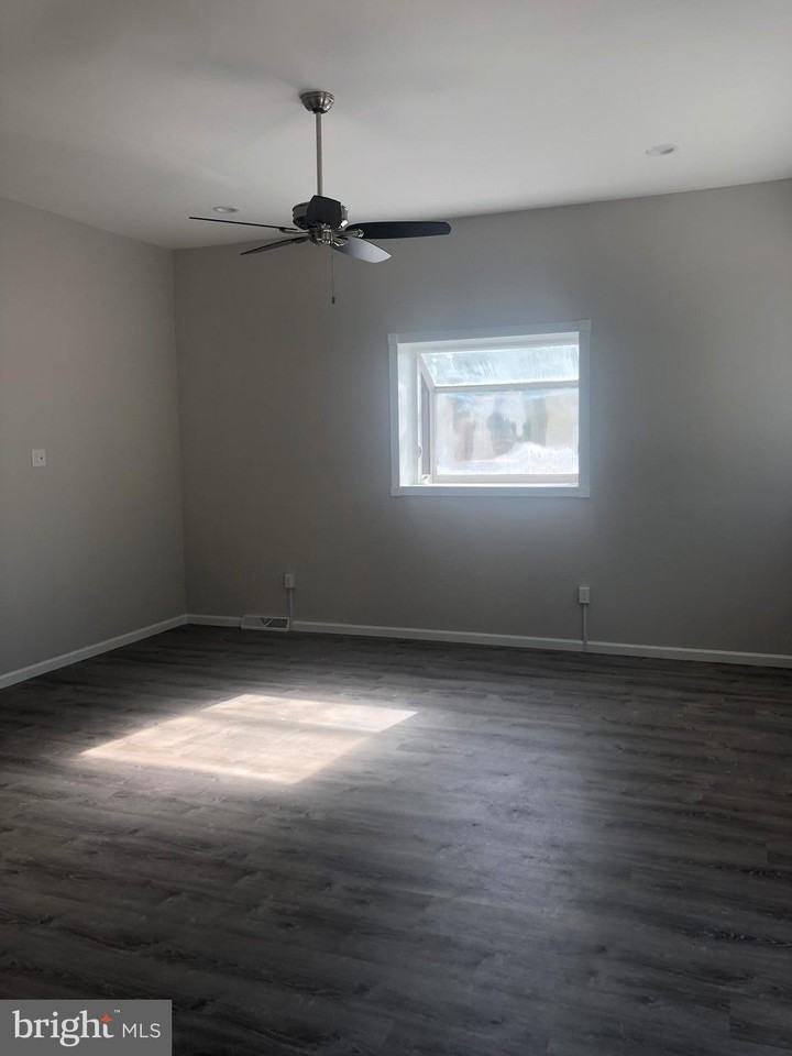 17 W Center St - Photo 3 of 11