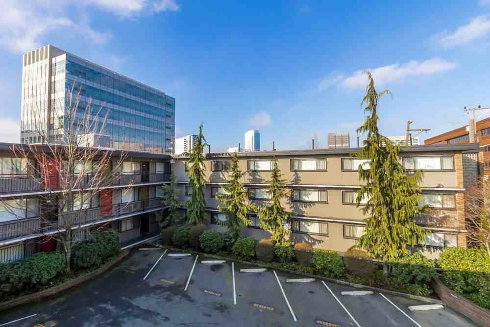 Monticello - Photo 3 of 35