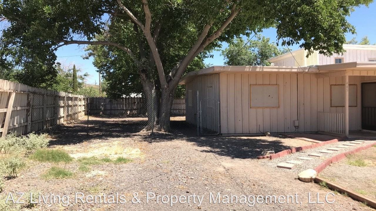 445 E Simon Ave - Photo 3 of 31