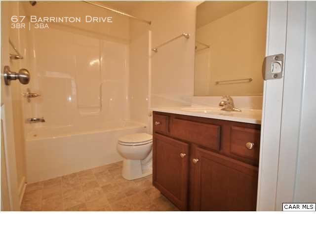 67 Barrington Dr - Photo 3 of 11