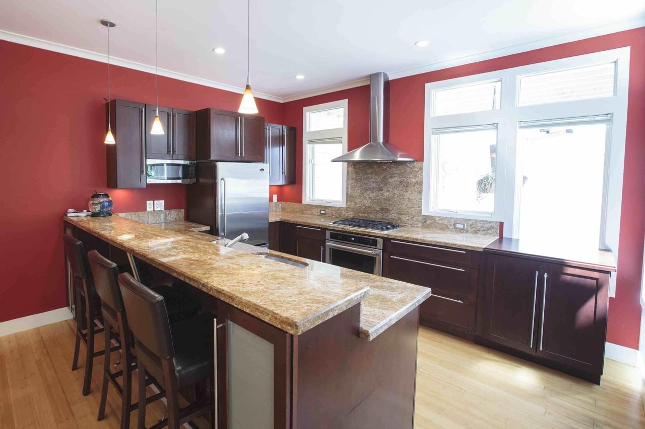 2000 Eddy St - Photo 3 of 16