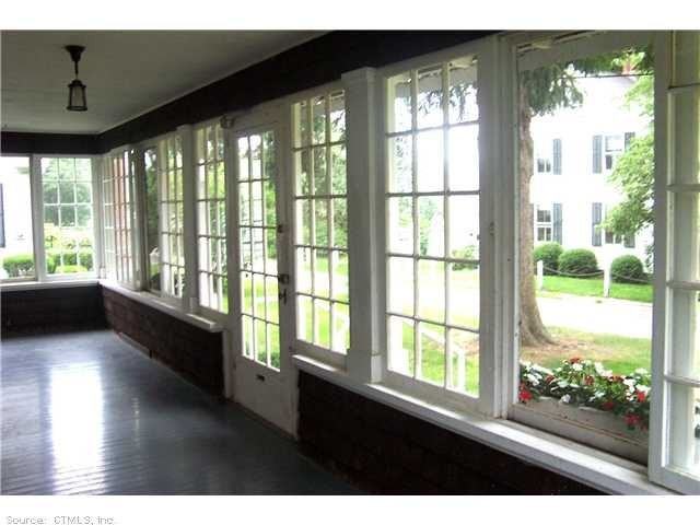 7 Scholes Ln - Photo 2 of 10