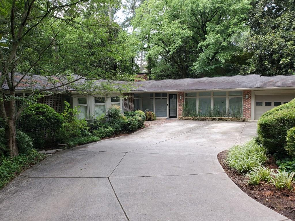 572 Hillside Dr NW - Photo 2 of 6