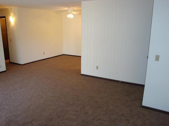 Maple Lawn Apartments - Photo 3 of 13