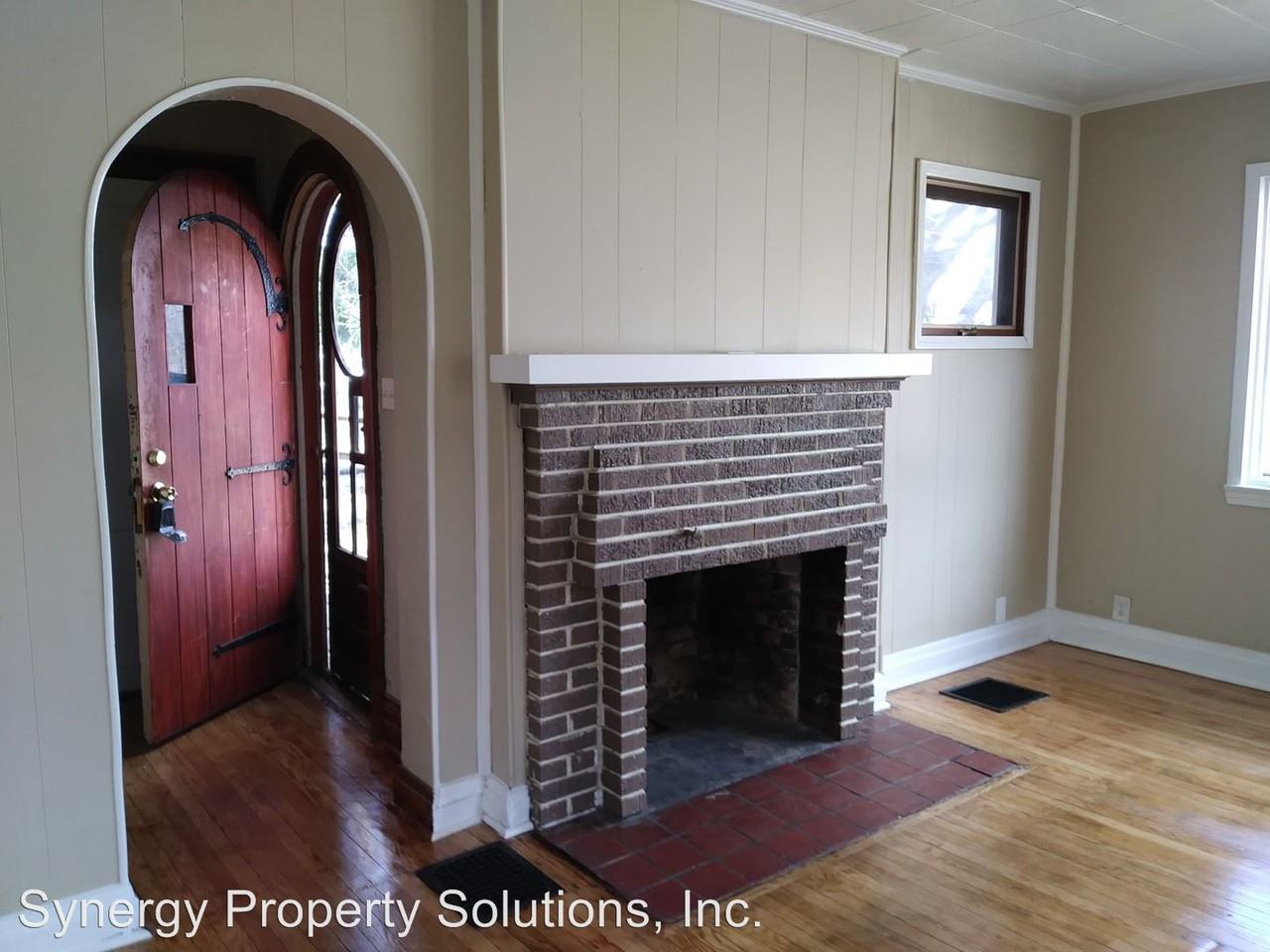 590 Caldwell Ave - Photo 3 of 12