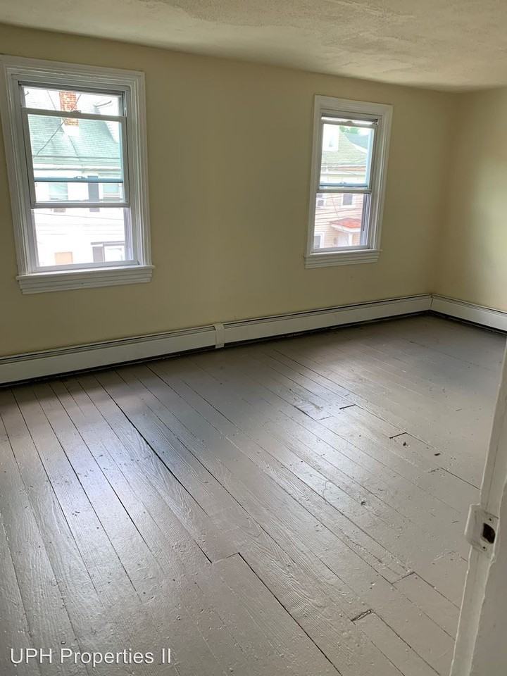 538 Swain St - Photo 2 of 6