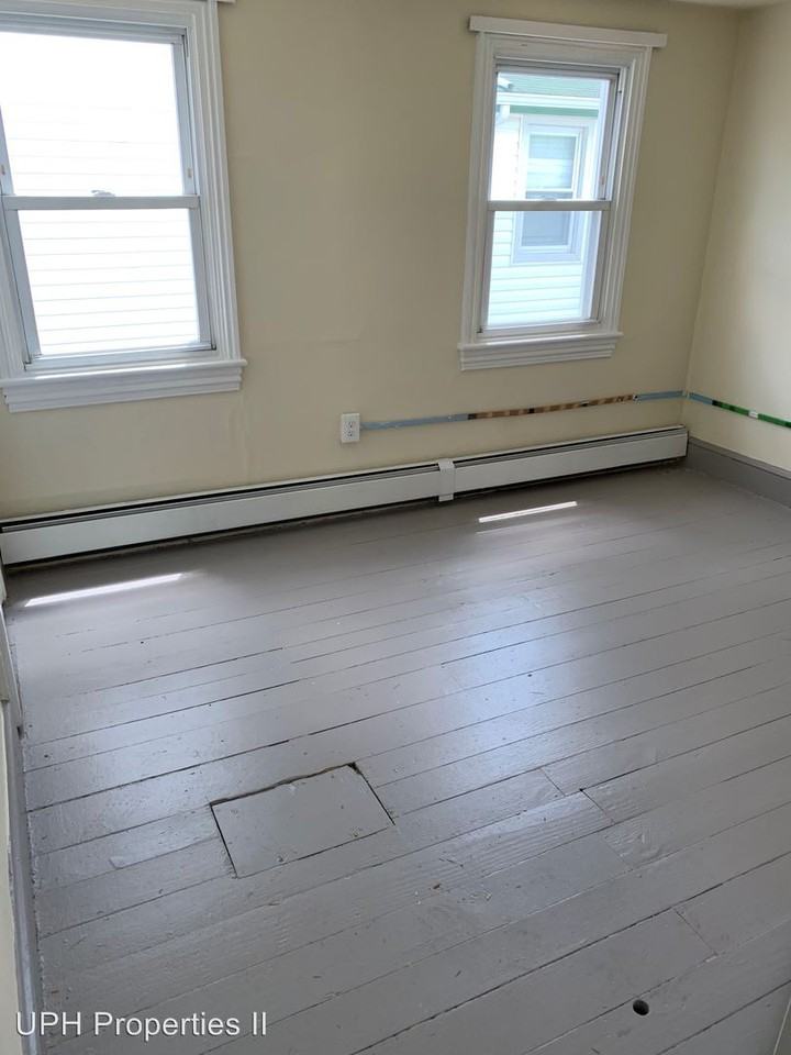 538 Swain St - Photo 3 of 6