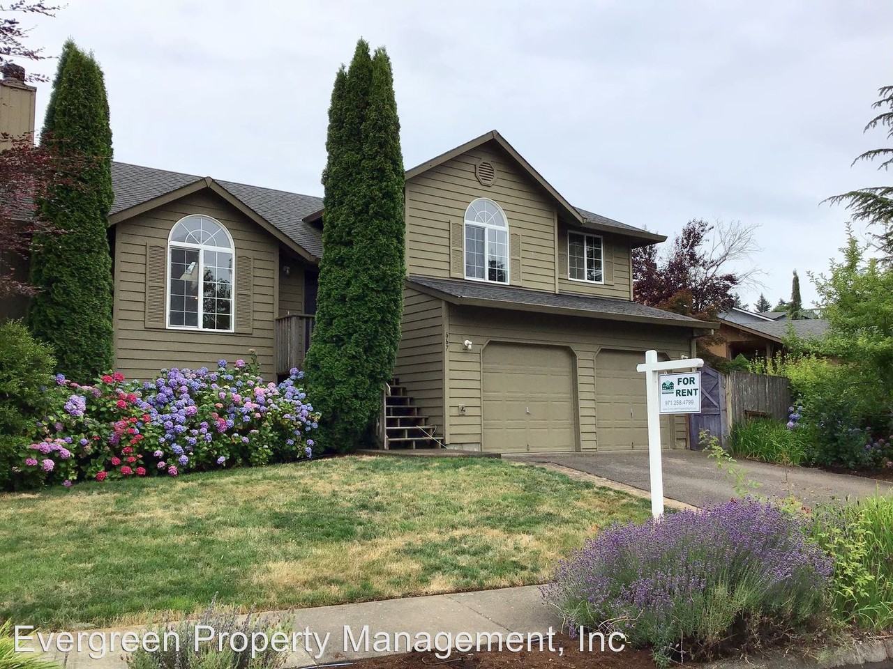 667 SE Beaver Creek Ln