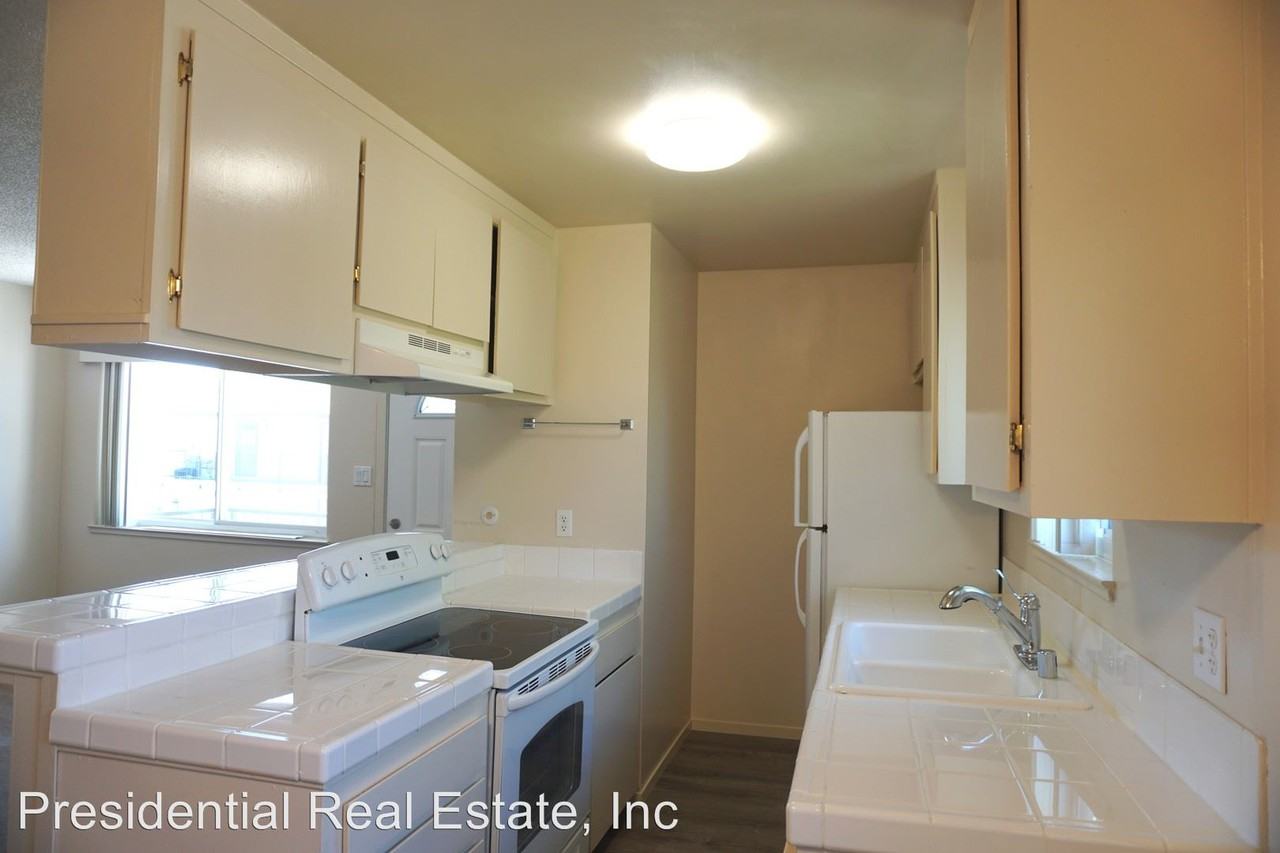 1348 Shawn Dr #4 - Photo 3 of 6