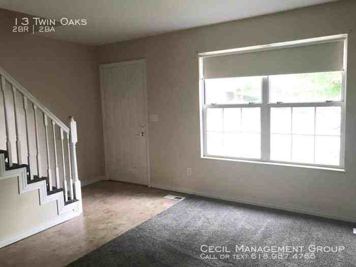 13 Twin Oaks Dr - Photo 3 of 20