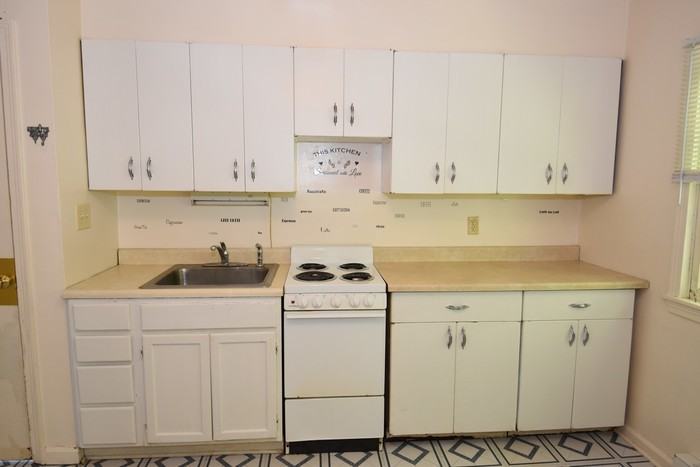 212 Blakeslee - Photo 3 of 10