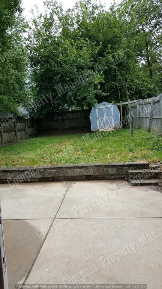 220 Green St - Photo 2 of 15