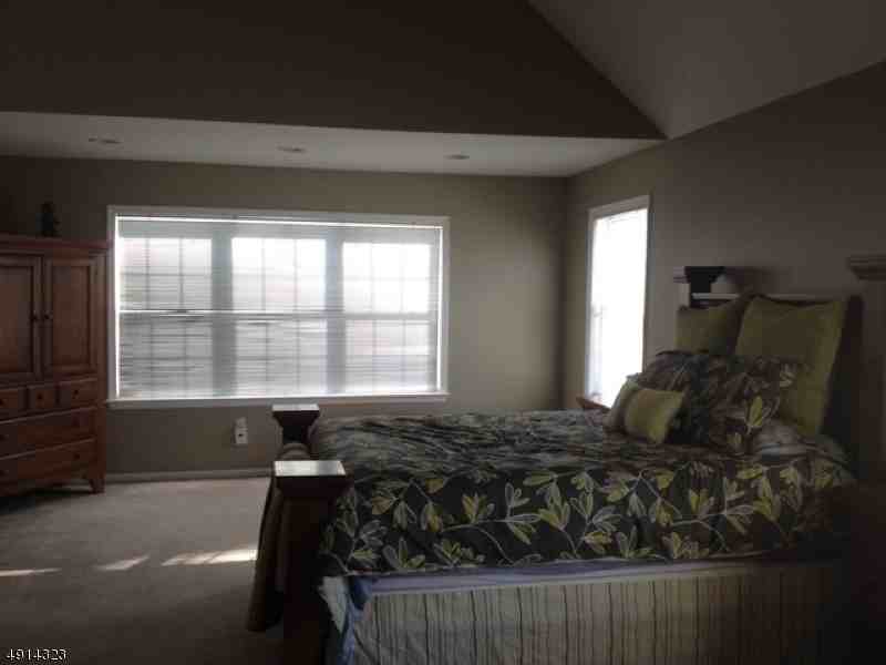 15 Wolverton Ln - Photo 3 of 6