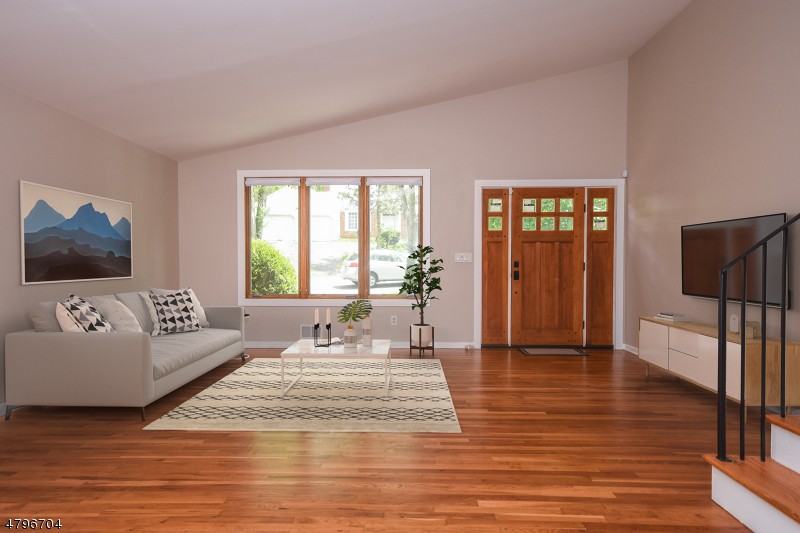 511 Scotland Rd - Photo 2 of 24