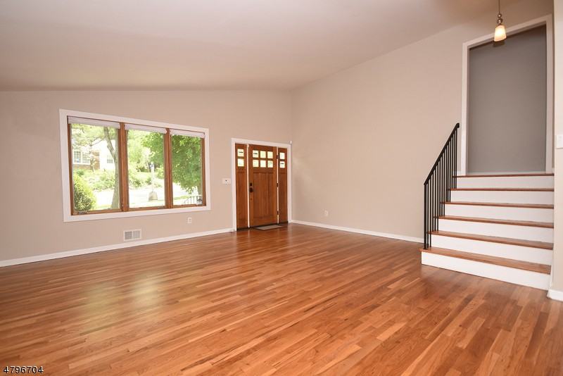 511 Scotland Rd - Photo 3 of 24