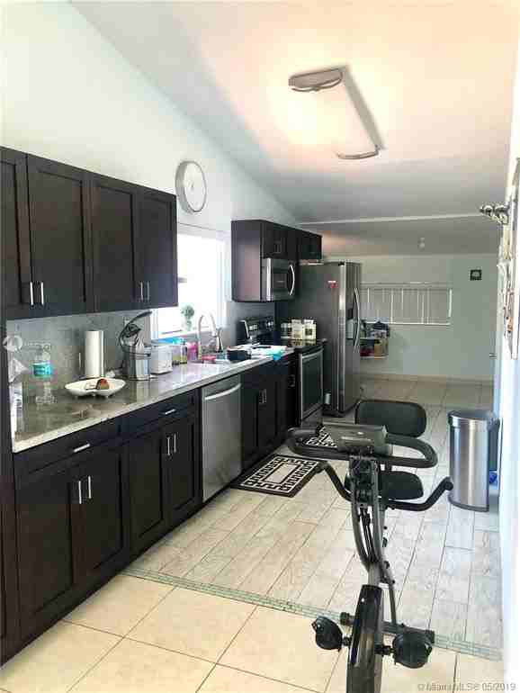 2530 NE 199th St - Photo 2 of 7