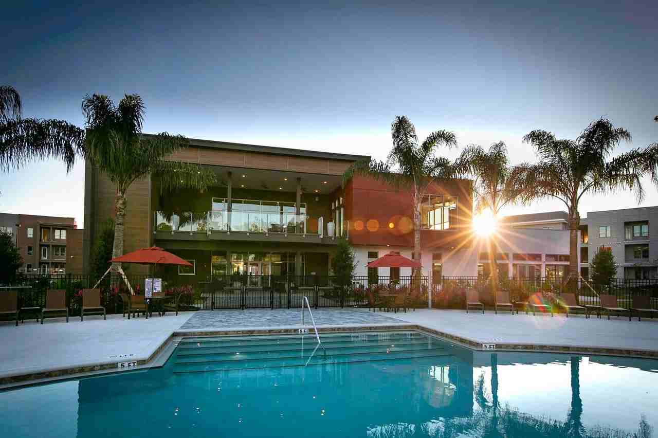 Luxor Club - Photo 2 of 30